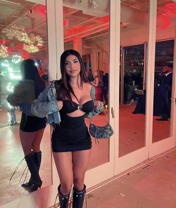 Vivian , 26  female escort, Staten-island-ny