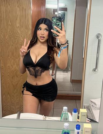 Vivian , 26  female escort, Staten-island-ny