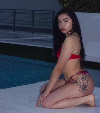 786-480-2785, 23  female escort, Staten Island