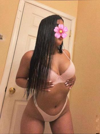 305-205-7180, 21  female escort, Staten Island